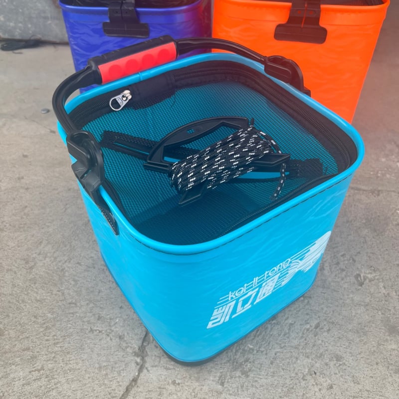 Plastikinis kvadratinis kibiras gyviems žuvims su virvės rankena (storas dugnas, nešiojamas, 0,5 kg)