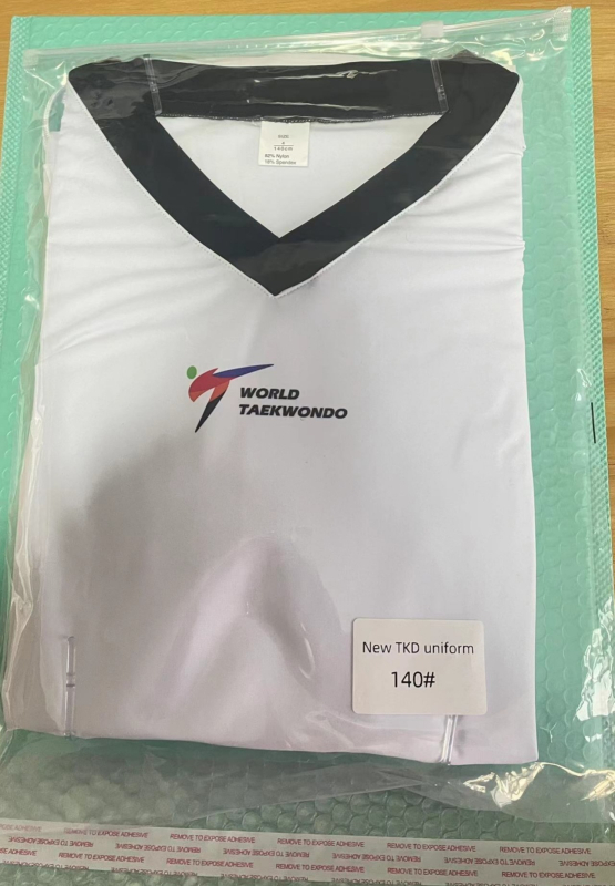 Pielāgota Taekwondo forma ar logotipu, augsta elastība, ciešs griezums, ātri žūstošs audums, vīriešiem, sievietēm un bērniem; Nailons 82% audums; Ieklājums kokvilnas maisījumā ar 18% Spandex; Ātri žūst; Taekwondo; tolerances 2 cm