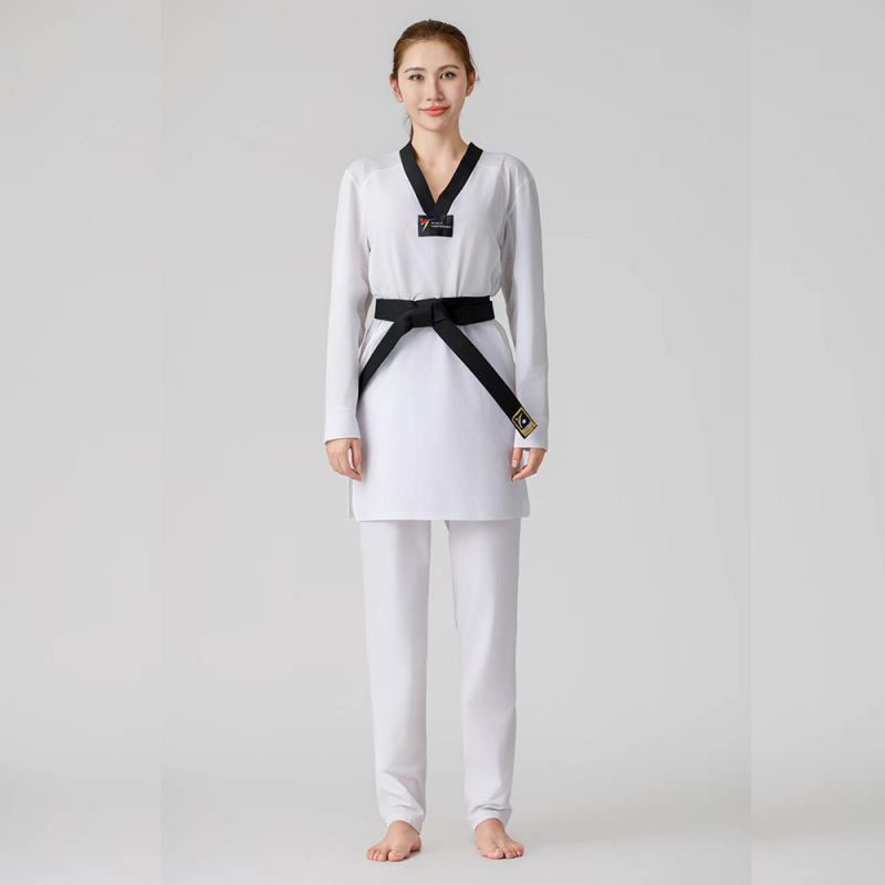 Taekwondo uniforma bērniem un pieaugušajiem — četrvirzienu elastība (84/16 poliesters/Lycra), garas piedurknes top un garas bikses, iekšējā oderēšana no poliestera ar 8% akrila