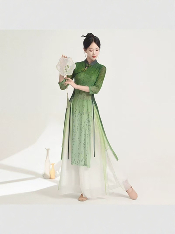 Ženski plesni set – Four-way Stretch poliester-spandeks, Green Lotus Bloom, model 2511, proljeće 2025, elegantan scenski kostim