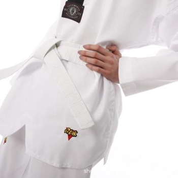 Bērnu Taekwondo apģērbs; elpojošs ķīmisko šķiedru maisījums; audums 30% maisījums; oderes kokvilnas maisījums ar 25% poliesteri