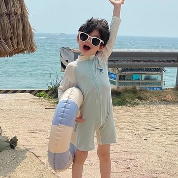 Fiúknak szóló egyrészes fürdőruha Cartoon dinoszaurusz mintával, 3–10 éveseknek, poliészter anyag (85%), poliészter bélés (85%)