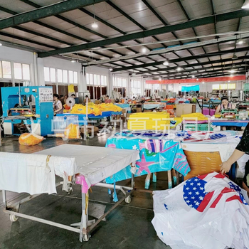 Prisitaikantis skaidrus pripučiamas plaukimo žiedas iš ekologinio PVC su logotipo spauda, suaugusiems; tinkamas treniruotėms, plaukiojimui ir vandens pramogoms