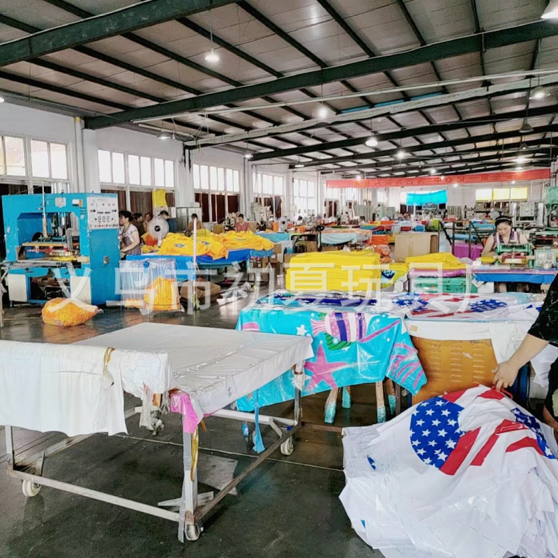 Prisitaikantis skaidrus pripučiamas plaukimo žiedas iš ekologinio PVC su logotipo spauda, suaugusiems; tinkamas treniruotėms, plaukiojimui ir vandens pramogoms