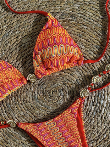 Ženski bikini kupaci kostim - etnički stil, seksi trake, metalni ukrasi - bez leđa, tijesni kroj; 82% poliester, 18% elastan; 250 g; s umjetkom za prsa