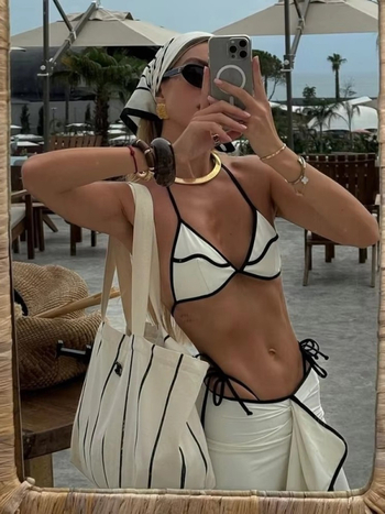 Set de bikini pentru femei, din trei piese, cu burete pentru bust (Material: nailon; Captuseala: poliester; Greutate: 400 g; Burete bust inclus; Fără suport metal)