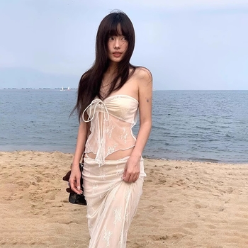 Kupaći s čipkastim tube-topom, bez naramenica, s čeličnom podrškom i bez podstava; tkanina 95% poliester, podstava 100% poliester; pogodno za plivanje