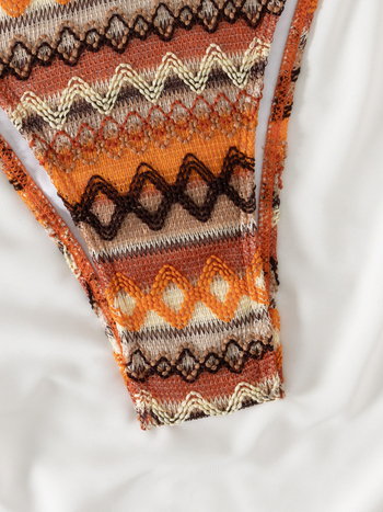 Női háromszög bikiniszett texturált anyaggal, etnikus stílus, párnázott felső, 82% poliészter anyag és bélés