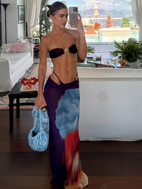 Trodjelni bikini set s dugom pokrivnom suknjom, top bez naramenica s otvorenim leđima, poliester
