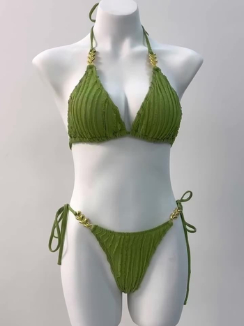 Dvodijelni bikini s lančanim halterom i jastučićem za prsa – poliester, jednofarbni uzorak