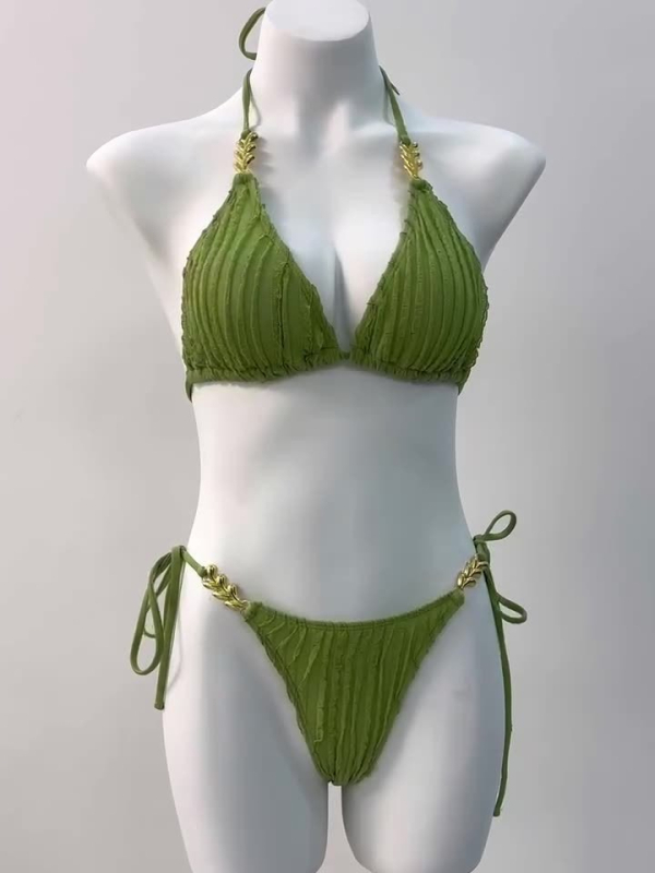 Dvodijelni bikini s lančanim halterom i jastučićem za prsa – poliester, jednofarbni uzorak