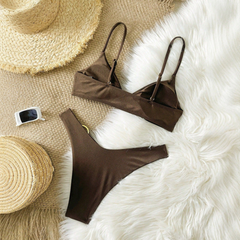 Costum de baie bikini cu top buretat și decor inel; stil solid, sexy și mulat; 82% nailon, 18% spandex; căptușeală: nailon cu 18% spandex; potrivit pentru înot și activități în apă