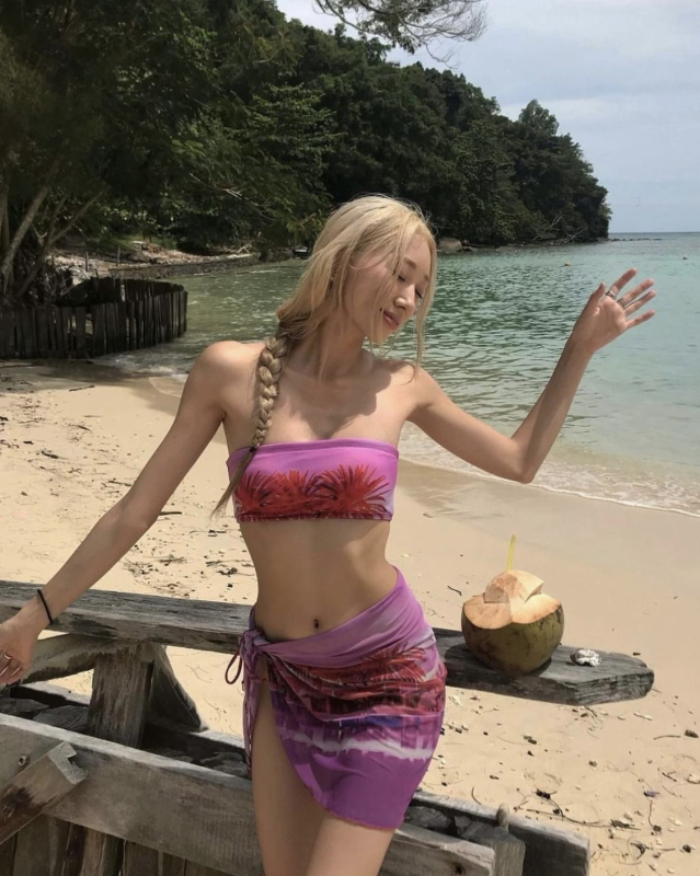 Ženski trodijelni bikini set sa suknjicom, bez naramenica, najlon materijal s Lycra podlogom, visokog struka, brzo sušenje, jastučići u grudnjaku