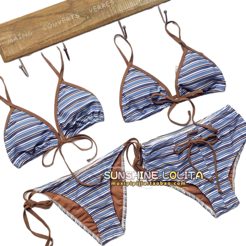 Dvije dijela bikini kostima s prugama, s jastučićima za prsa, brzo se suši, materijal poliester/elastan, podstava 95% poliester/5% elastan, pogodna za plivanje