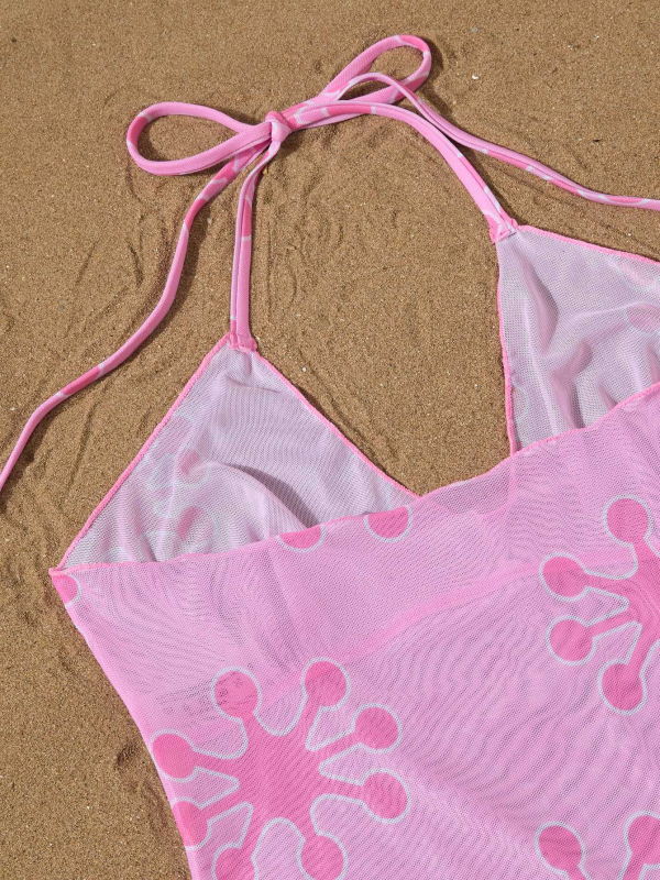 Ženski bikini set od tri dijela sa cover-upom: uski, bez leđa, izdržljiv; materijal poliester 82%, podstava 18% elastan; težina 250 g; čelična potpora i jastučić za prsa