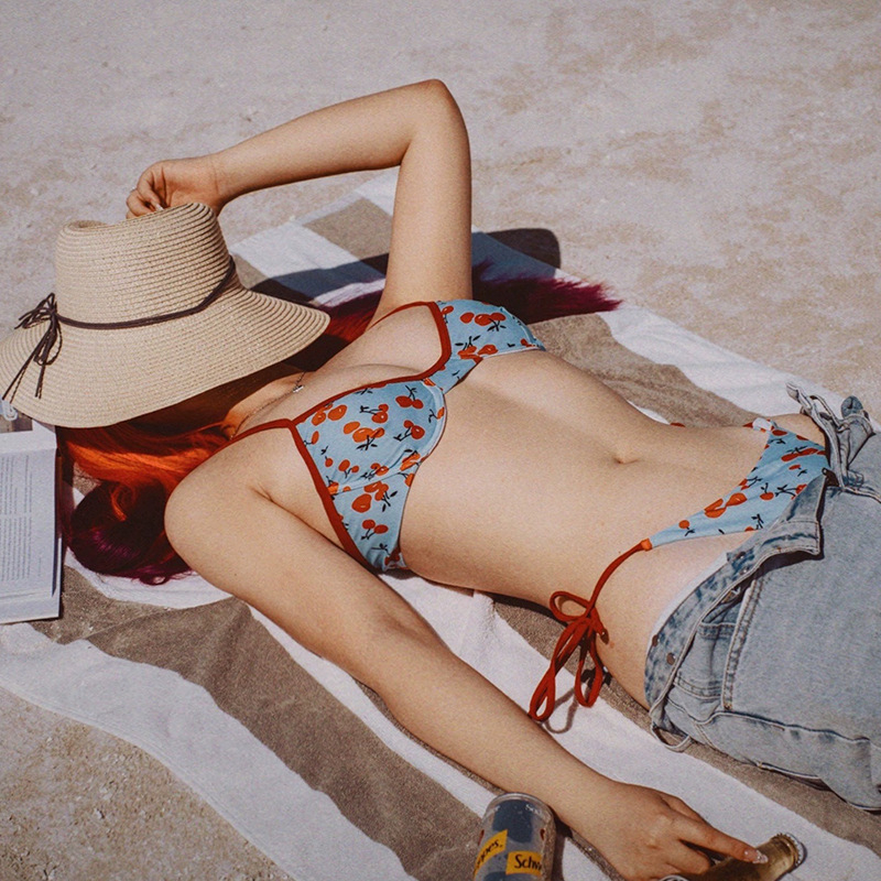 QM Costum de baie două piese, stil coreean, triunghi, cu inel metalic pentru susținere, imprimat, sexy și durabil; 82% poliester, căptușeală 5% spandex, 300 g