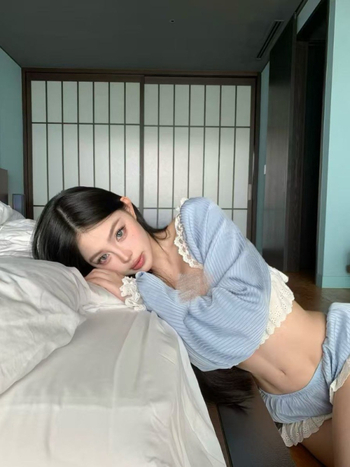 Ženski trodijelni bikini set s prugama, s dugim rukavima, s jastučićima za dojke, brzo sušenje, visoka elastičnost (Materijal: najlon 82% spandeks; Podstava: poliester-spandeks 18%; Težina: 300 g)