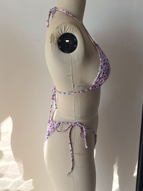 Ženski cvjetni bikini – trokutasti top za plažu