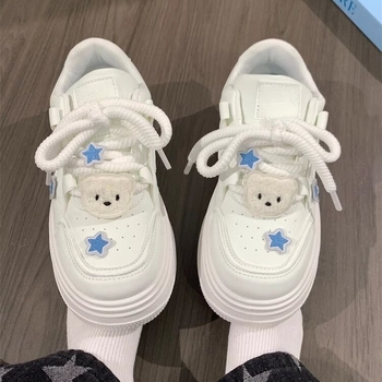 Moteriški skate bateliai, raišteliai, žemas viršus, PU viršutinė dalis, gumos padas, apvalus priekinis kraštas, injekciškai formuojama padas, sporto ir laisvalaikio stilius