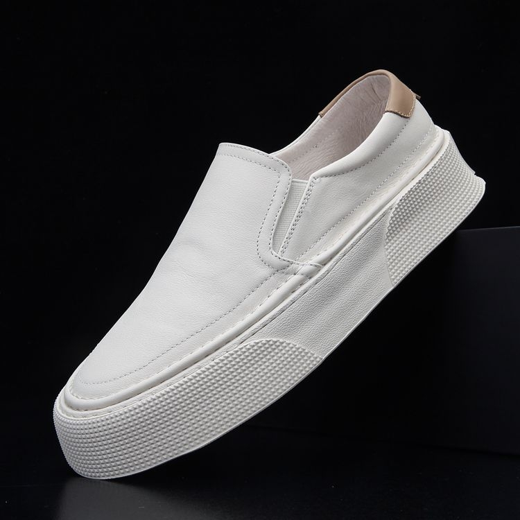 Muške slip-on loaferice s gornjim dijelom od kože prve sloje, prozračne, podstava i ulošak od svinjske kože, gumeni potplat, zaokruženi nos, nizak otvor, srednji peta 3-5 cm, jednobojne