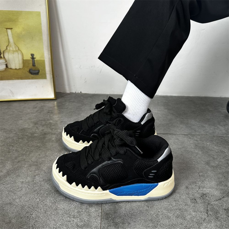 Vyrams skirti chunky retro sportbačiai – tinklinė viršutinė dalis, guminė padas, žemas profilis, raišteliai, EVA vidpadis