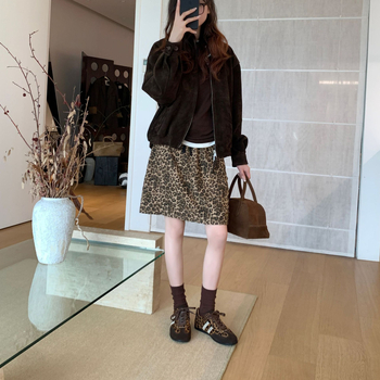 Moteriški leopardiniai bateliai su arklių plaukais - viršus: arklių plaukai, padas: guma, žemas viršus, apskritas pirštas, vidpadis iš kiaulių odos