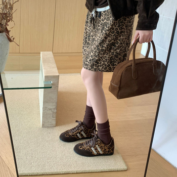 Moteriški leopardiniai bateliai su arklių plaukais - viršus: arklių plaukai, padas: guma, žemas viršus, apskritas pirštas, vidpadis iš kiaulių odos