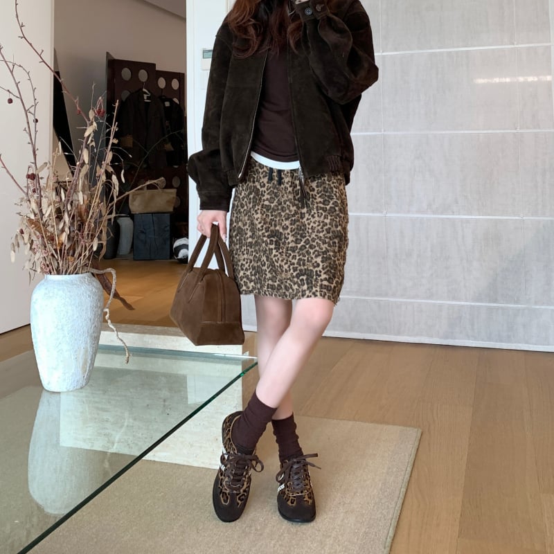 Moteriški leopardiniai bateliai su arklių plaukais - viršus: arklių plaukai, padas: guma, žemas viršus, apskritas pirštas, vidpadis iš kiaulių odos