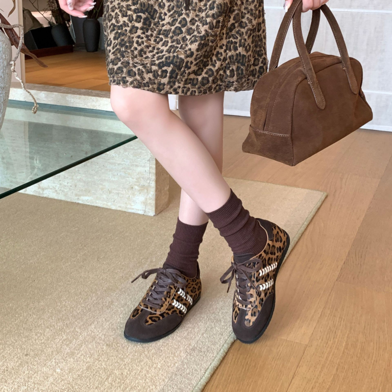 Moteriški leopardiniai bateliai su arklių plaukais - viršus: arklių plaukai, padas: guma, žemas viršus, apskritas pirštas, vidpadis iš kiaulių odos