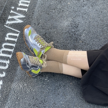 Moteriški natūralios odos laisvalaikio bėgimo bateliai – apvali nosis, raišteliai, PU įdėklas, neslystanti gumos padas