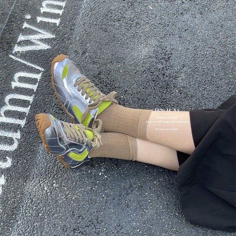 Moteriški natūralios odos laisvalaikio bėgimo bateliai – apvali nosis, raišteliai, PU įdėklas, neslystanti gumos padas