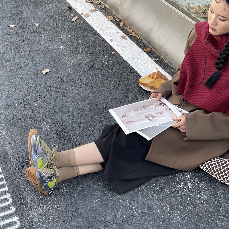 Moteriški natūralios odos laisvalaikio bėgimo bateliai – apvali nosis, raišteliai, PU įdėklas, neslystanti gumos padas