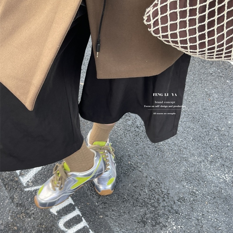 Moteriški natūralios odos laisvalaikio bėgimo bateliai – apvali nosis, raišteliai, PU įdėklas, neslystanti gumos padas