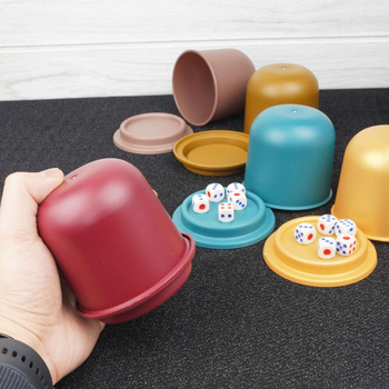 Комплект чаши за зарове със сито – пластмасов, заоблени ъгли, форма: друга, кутии: 30/200, произход: Гуандун, подходящ за шах и игри с карти