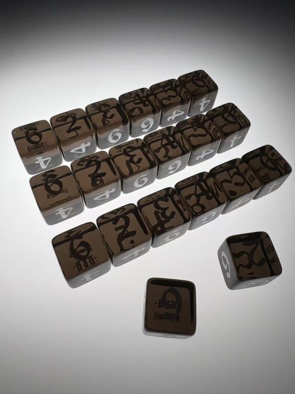 Зарове – акрил, правоъгълен ъгъл, алфанумерна марка, персонализиран печат за RPG настолна игра (Персонализация: Да; Марка: Three Benefits; Материал: Акрил; Стил: Правоъгъл ъгъл; Категория: Зарове)