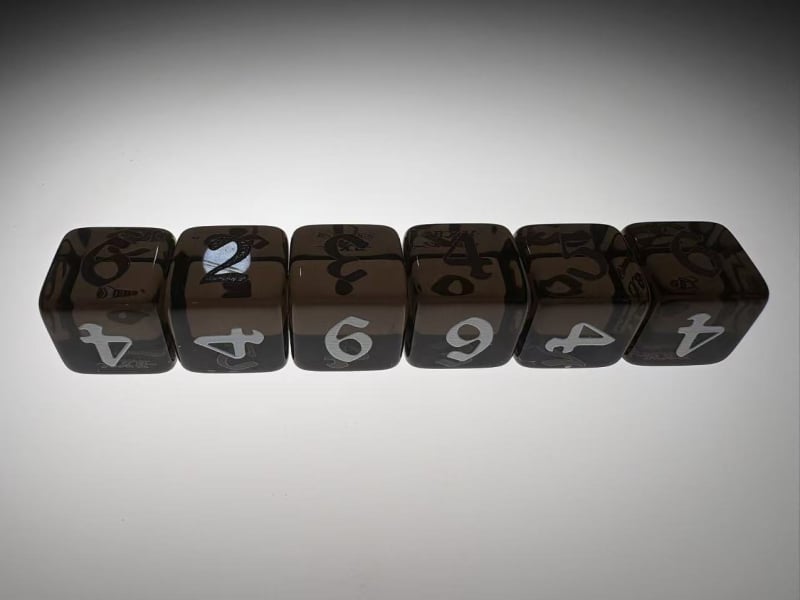 Зарове – акрил, правоъгълен ъгъл, алфанумерна марка, персонализиран печат за RPG настолна игра (Персонализация: Да; Марка: Three Benefits; Материал: Акрил; Стил: Правоъгъл ъгъл; Категория: Зарове)