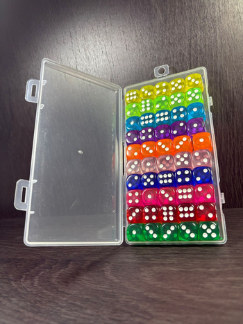 Акрилни кубчета за настолни игри със заоблени краища (Материал: Акрил; Форма: Друга; Опаковка: 500 броя; Възможна персонализация)