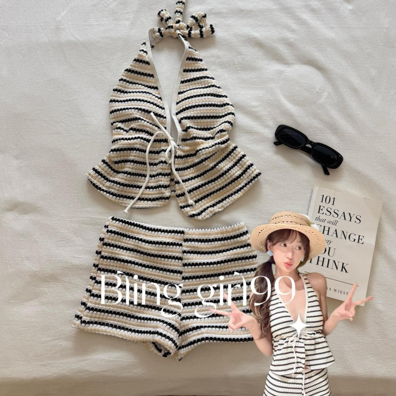 Dviejų dalių dryžinis maudymosi kostiumėlis, konservatyvaus kirpimo, su krūties pagalvėle, 82% poliesteris / pamušalas 18%, tvirtas, tinkamas plaukiojimui