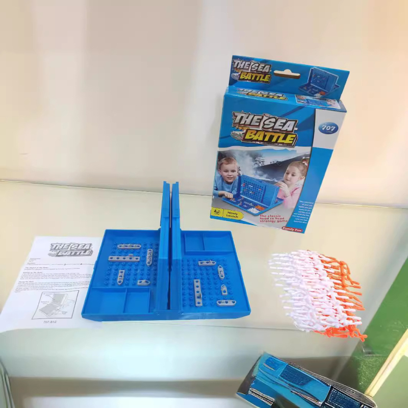Plastična stolna igra mornaričke bitke s nosačem zrakoplova – interaktivna puzzle za dva igrača