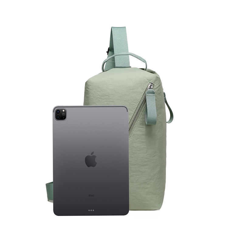 Nylon sportski ruksak, prozračan, vodootporan, ultralak, otporan na rezanje, zakrivljeni kaiš za rame, unisex.