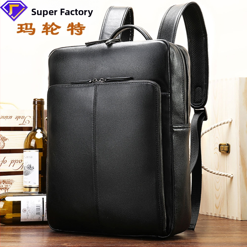 Rokassoma no īstas ādas, pirmajā slānī liellādas āda, izliektas pleca siksnas, elpojoša, ūdensizturīga un nodilumizturīga