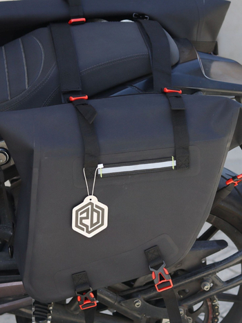 Vízálló nyereg táska motorkerékpárhoz és kerékpárhoz, TPU anyag, 30L kapacitás, modell Zc017