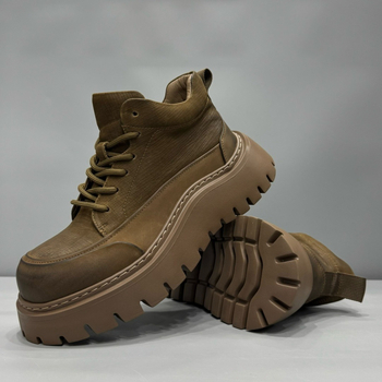 Férfi Martin bakancs első réteg marhabőrrel, habtalppal, középmagasságú szár 3–5 cm, kerek orr, pamut bélés