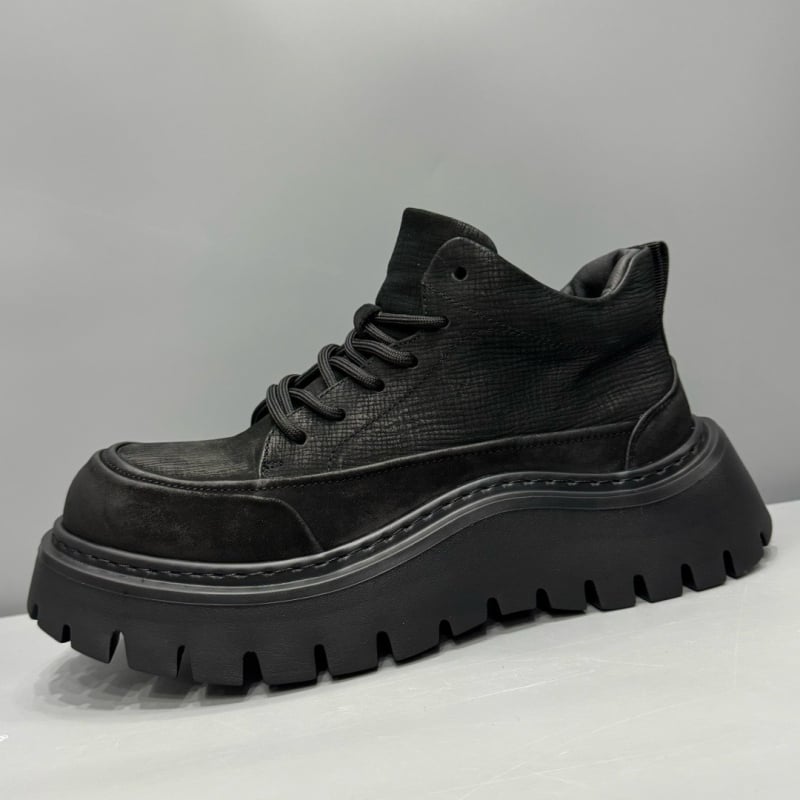 Férfi Martin bakancs első réteg marhabőrrel, habtalppal, középmagasságú szár 3–5 cm, kerek orr, pamut bélés