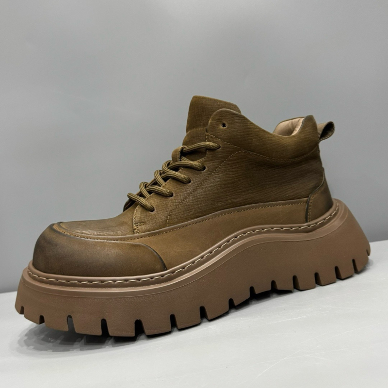 Férfi Martin bakancs első réteg marhabőrrel, habtalppal, középmagasságú szár 3–5 cm, kerek orr, pamut bélés