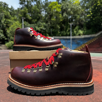 Ghete Goodyear din piele de vițel, stil britanic retro, bocanci înalți de munte pentru exterior, din piele naturală pentru bărbați; Partea superioară: piele de vițel; Talpă: cauciuc Goodyear; Căptușeală interioară: piele naturală; Tălpi: piele naturală; Vâ