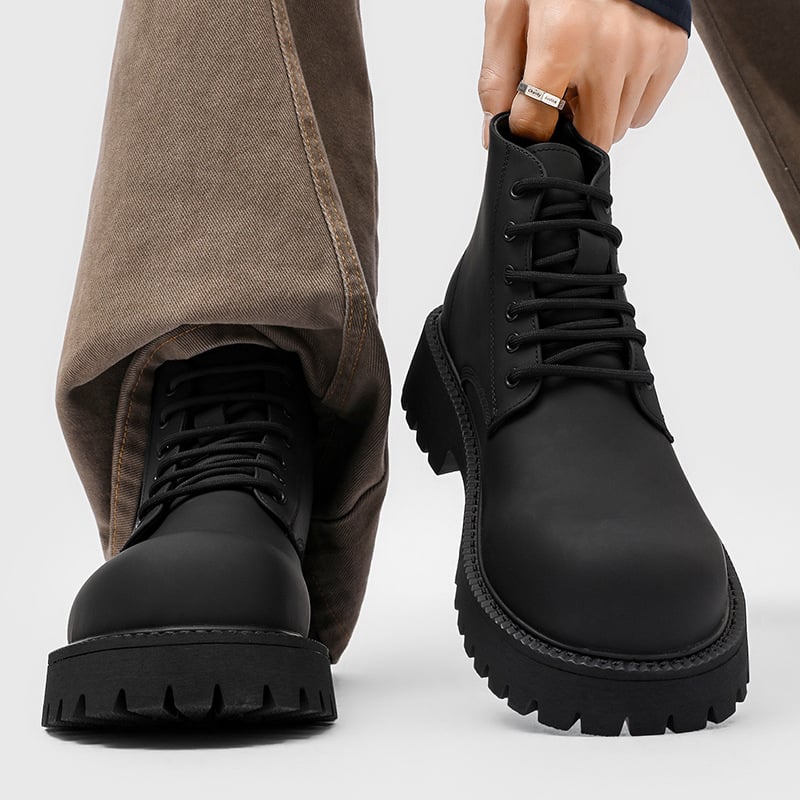Ghete Martin pentru bărbați, talpă din cauciuc, guler scurt, închidere cu șiret în față, căptușeală din microfibră