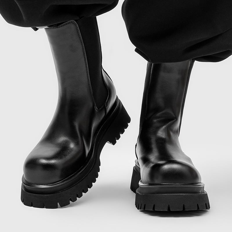 Ghete Martin în stil britanic, înalte, cu talpă groasă din cauciuc, partea superioară din PU artificial, căptușeală din plasă, gambă de înălime medie