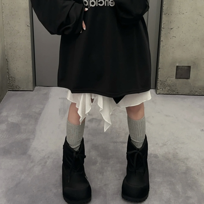 Női téli csizma - fleece bélés, PU felsőrész, gumitalp, középmagas fazon, kerek orr, magasságot növelő