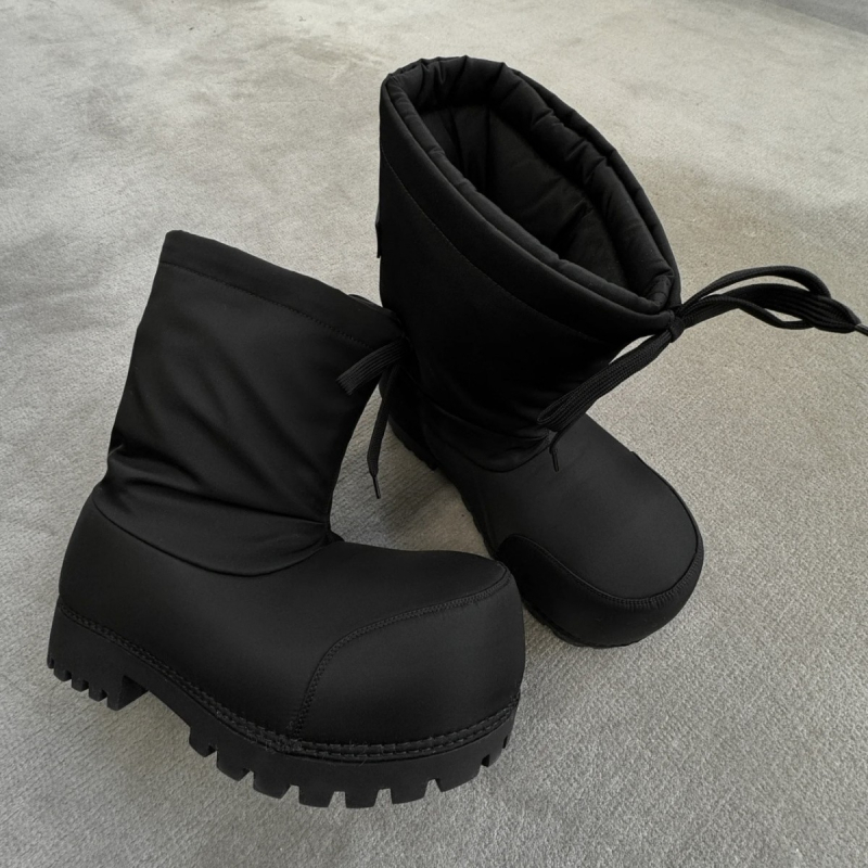 Női téli csizma - fleece bélés, PU felsőrész, gumitalp, középmagas fazon, kerek orr, magasságot növelő